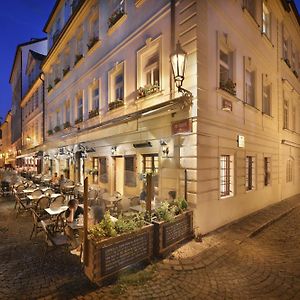 Hotel At The Golden Scissors